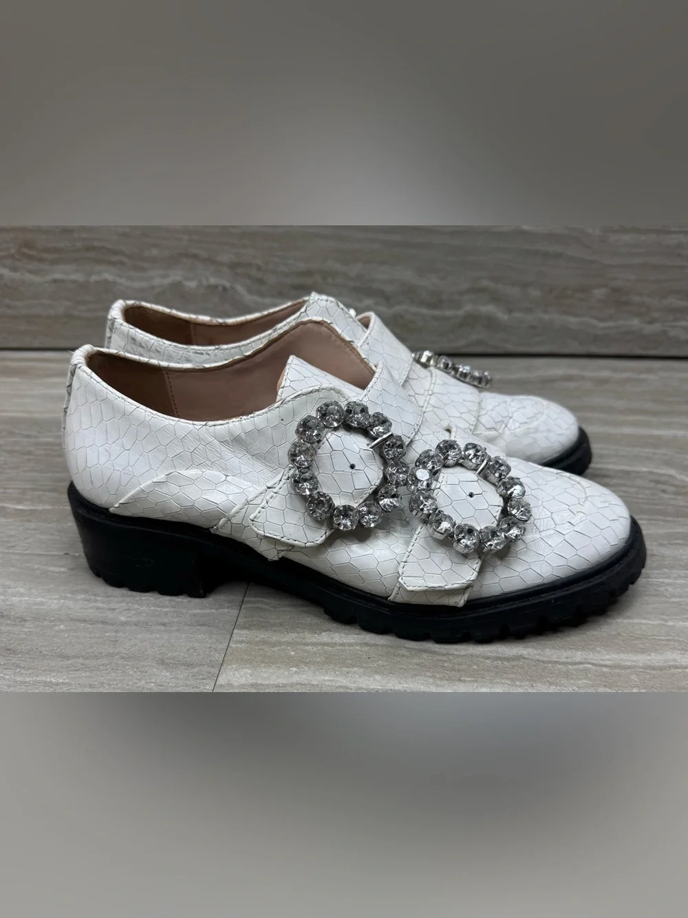 SCHUTZ white leather